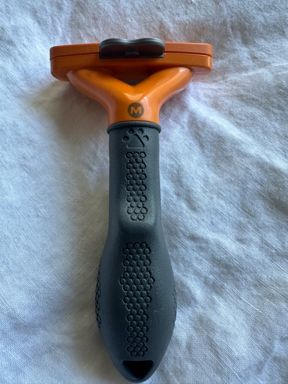 FURminator Medium Dog Undercoat deShedding Tool Short Hair - Picture 2 of 2
